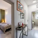 Book * Opuzen (Dubrovnik-Neretva)