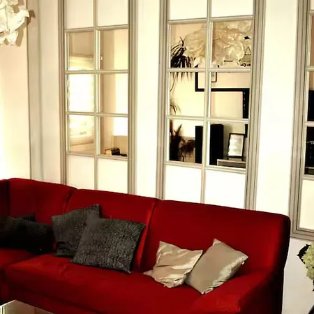 Book Apartment *