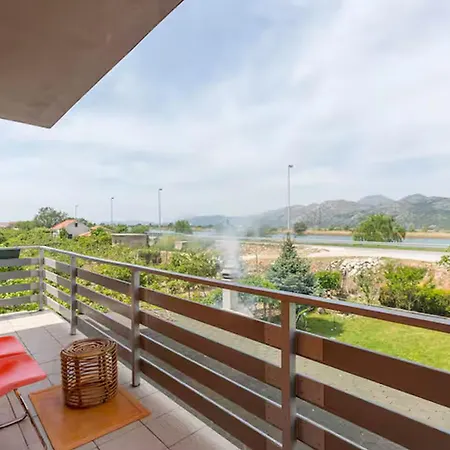 Apartment Book Opuzen (Dubrovnik-Neretva)