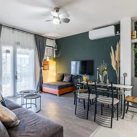 Book Apartment *
