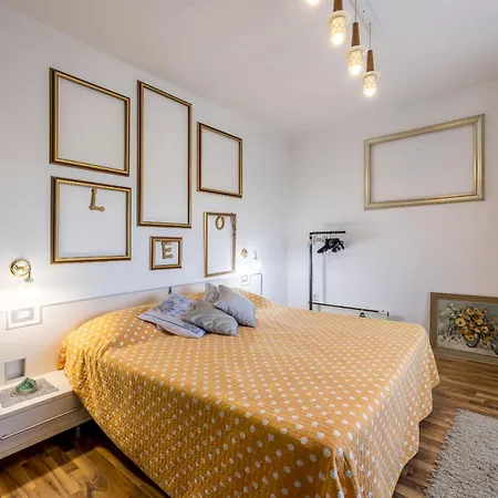 Book Opuzen (Dubrovnik-Neretva)
