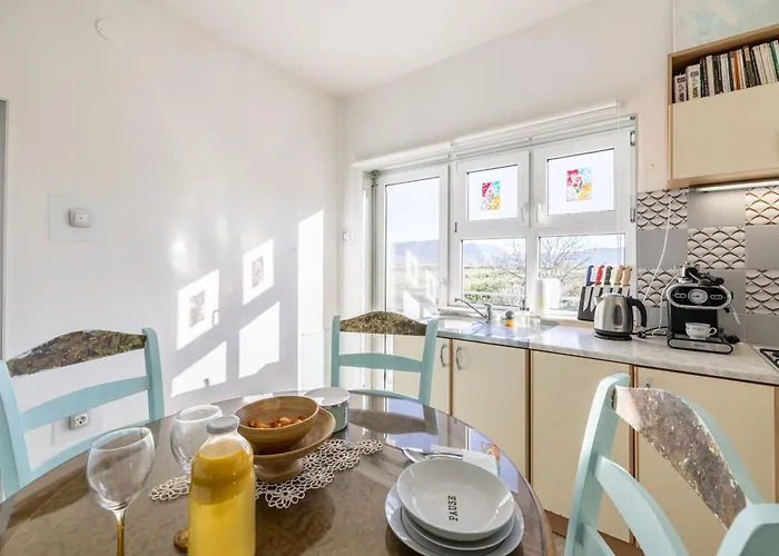 Apartment Book Opuzen (Dubrovnik-Neretva)