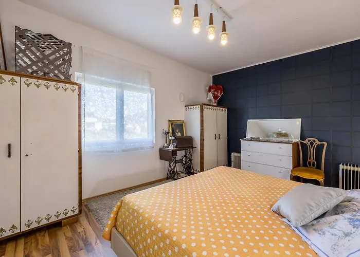 Apartment Book *